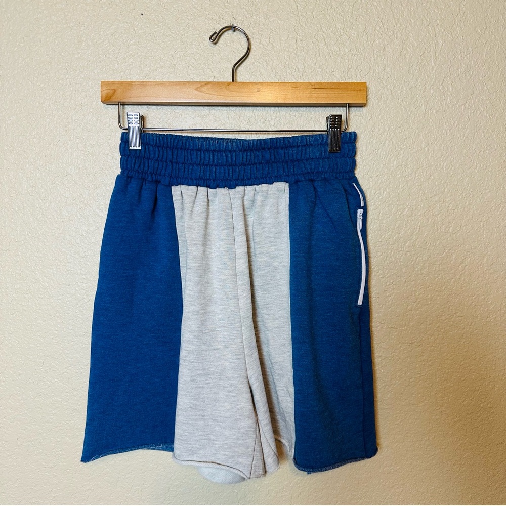 The Laundry Room Women’s Blue and Gray Colorblock Shorts Size Medium